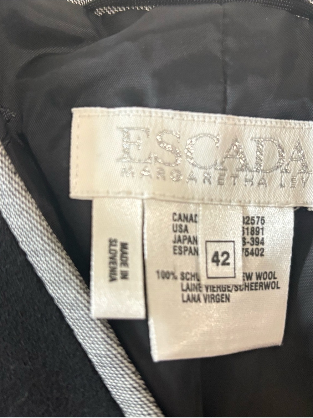 Escada Womens Black Blazer with Gray Trim NWT Made in Germany 100% pure new wool - Picture 4 of 10